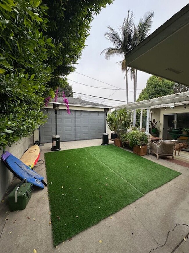 Building Photo - Westchester Home Perfect for Plant/Garden ...
