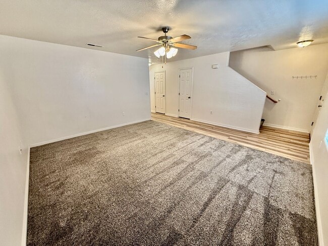Building Photo - 1301 W Indian Hills Dr