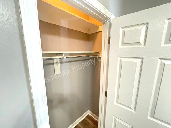 Building Photo - 3BD/2BA FOR RENT