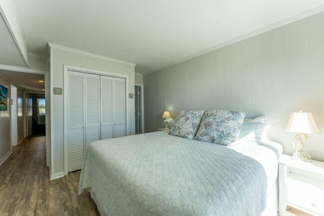 Building Photo - 3901 S Ocean Blvd