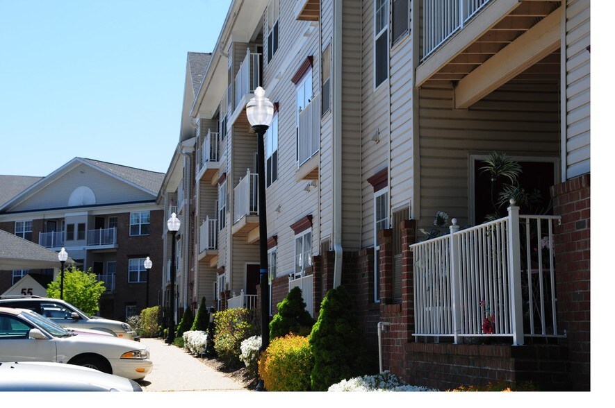 Building Photo - Hyde Park Village (Ages 55+)