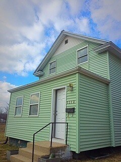 Building Photo - 2-Story 4 Bed/2 Bath Home with Basement & W/D