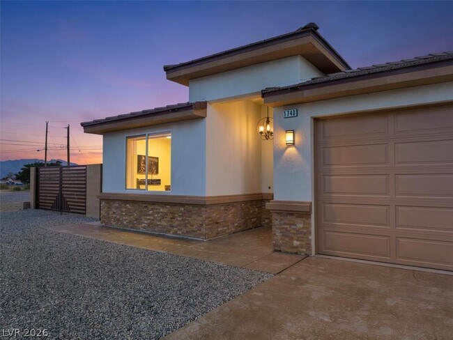 Building Photo - 1740 Jerome Ln
