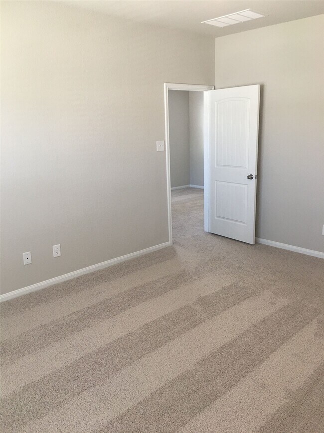 Building Photo - 2111 Ethan Dr