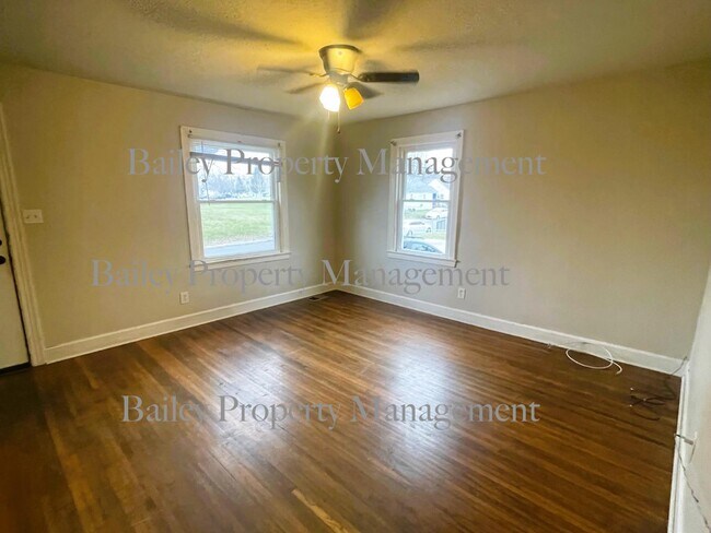 Building Photo - 4170 Hazelwood Ave