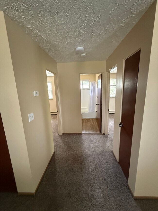 Building Photo - 355 Meadowbrook Ave