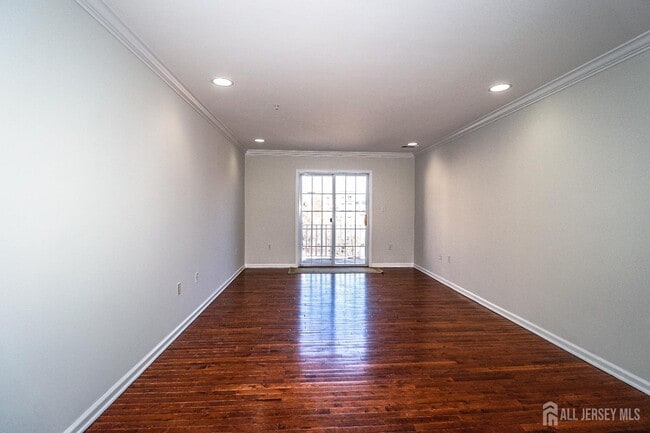 Building Photo - 105 Adamecs Way