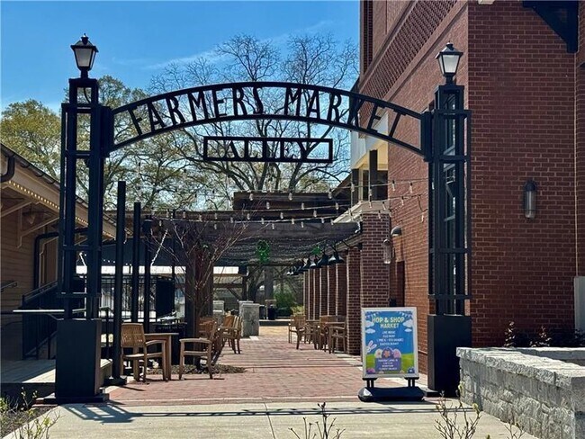 Building Photo - 5445 Hargrove Way