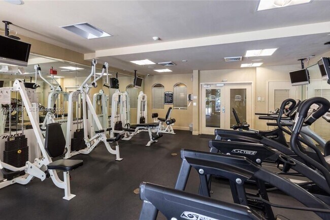 Building Photo - 6001 SW 70th St