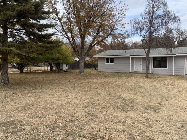 Building Photo - 2300 Richmond Rd