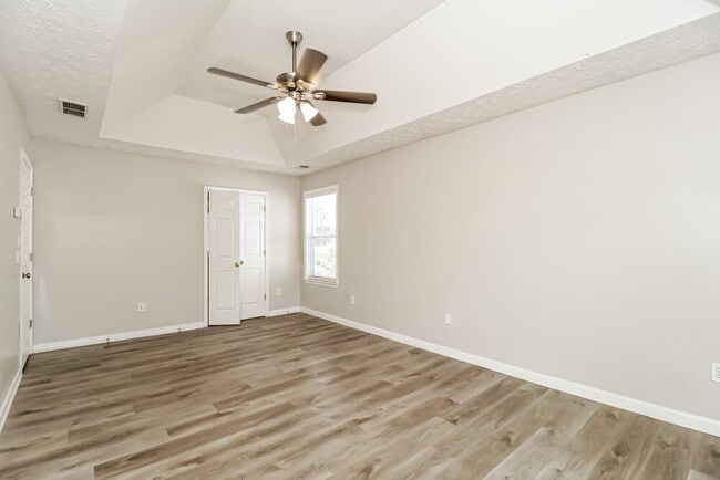 Building Photo - 3130 Kirkwood Dr NW