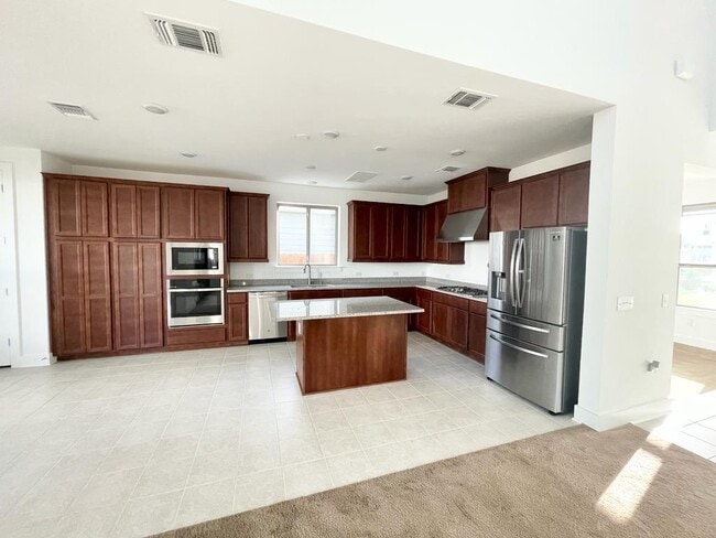 Building Photo - 9101 Spire View