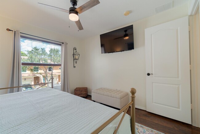 Building Photo - 123 Wakulla Springs Way