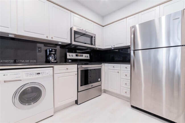 Building Photo - 2501 S Ocean Dr