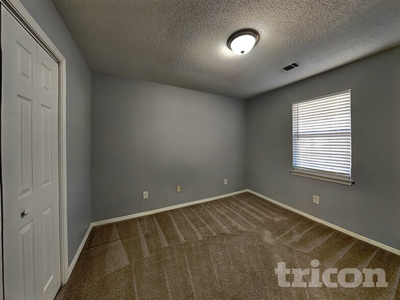 Building Photo - 85 Brandon Dr