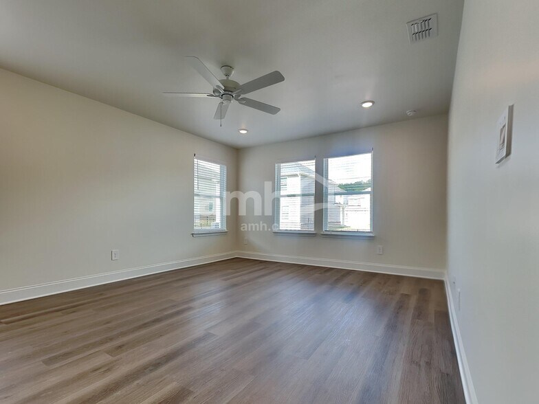 Building Photo - 3642 Creek View Cir