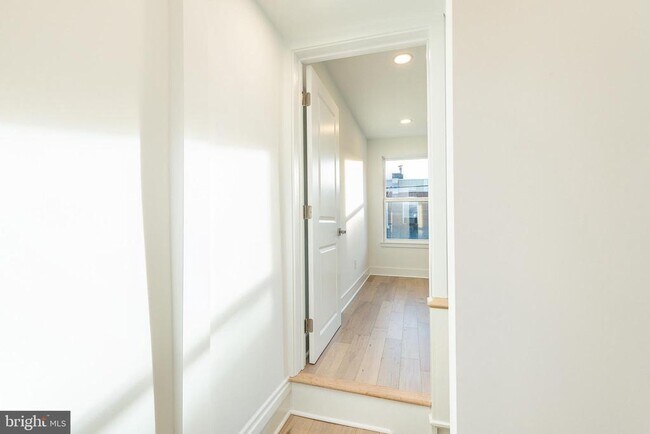 Building Photo - 2563 E Elkhart St