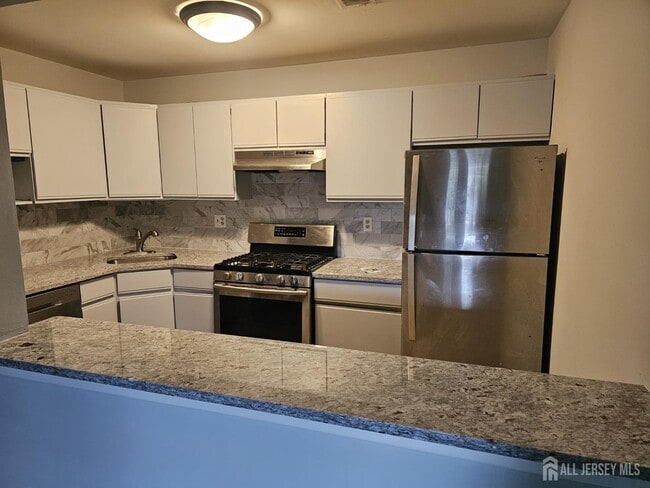 Building Photo - 604 Woodhaven Dr