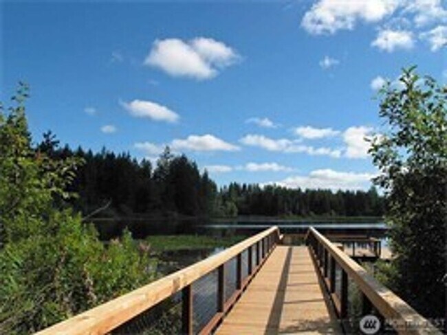 Building Photo - 3Bd/2Bd Issaquah Condo