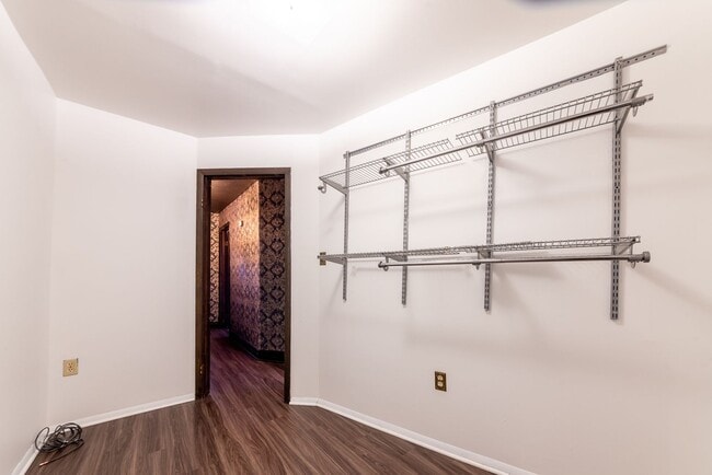 Building Photo - Available August 2026 - 2 Bedroom Home w/ LOADS of Character & Central AC Throughout!