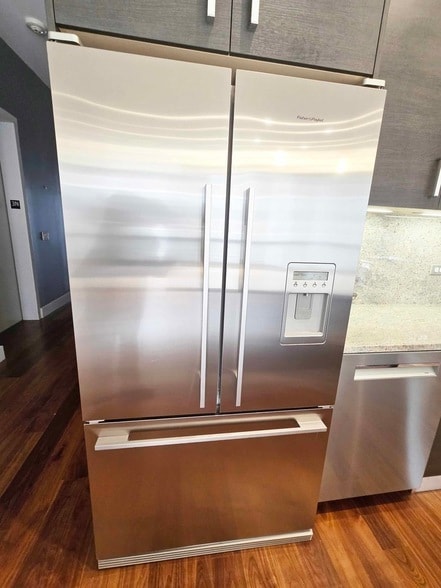 Building Photo - 1100 W Adams St