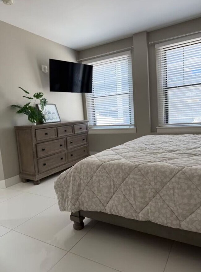 Building Photo - Beautiful Furnished 2-Bed, 2-Bath Condo in the Heart of Downtown Des Moines