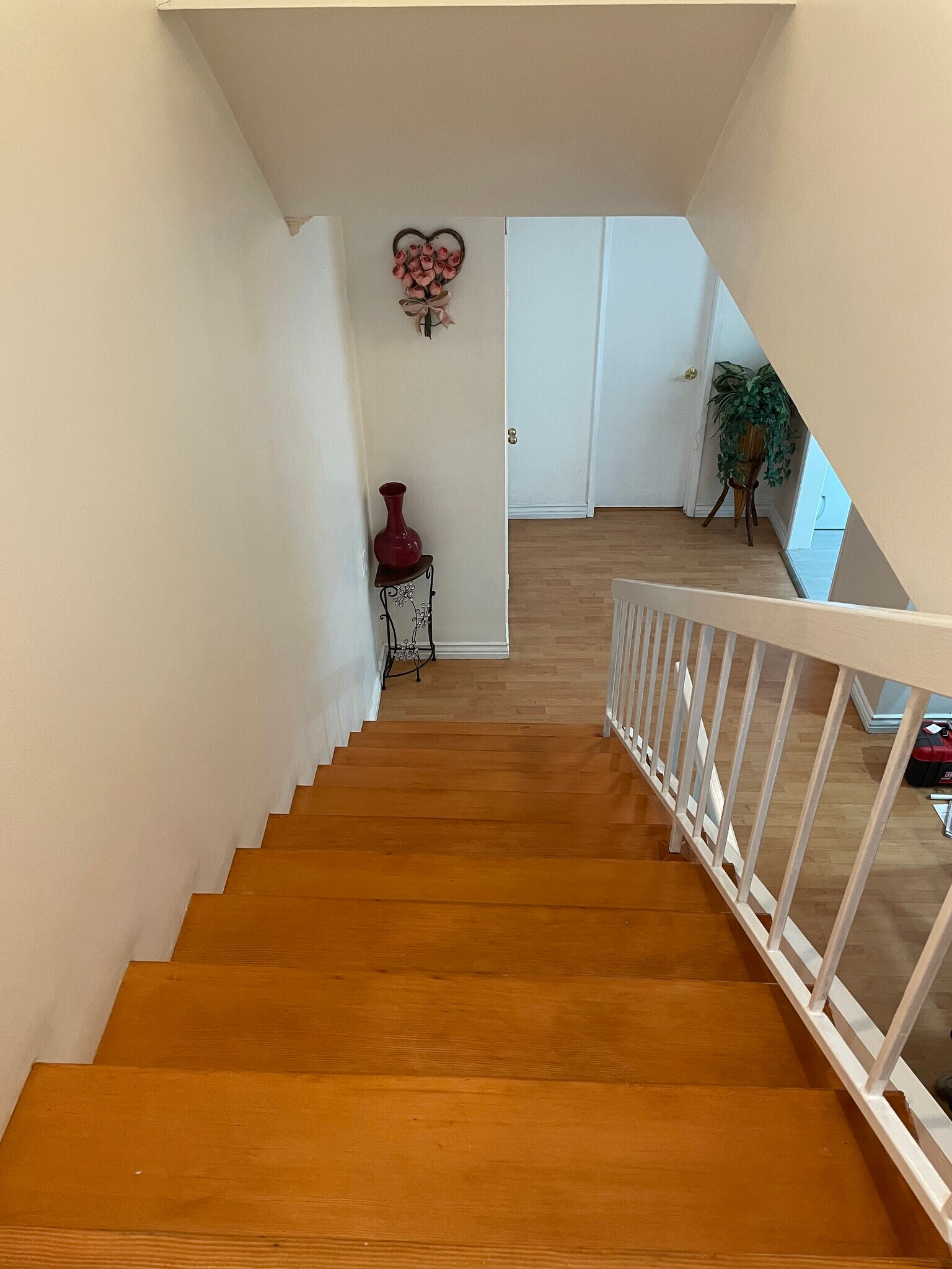 Stairway Hallway - 5271 Newcastle Ave
