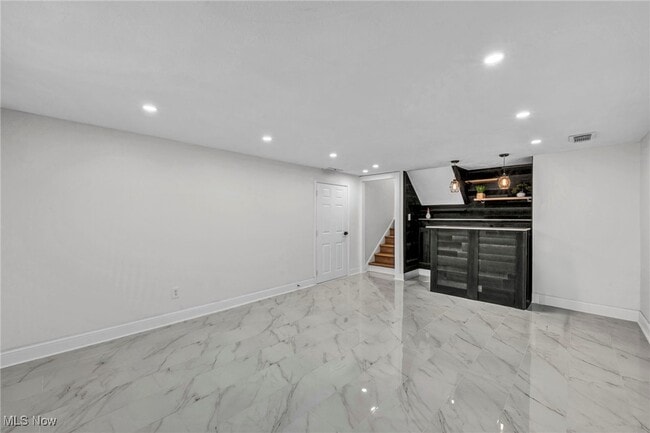 Building Photo - 23976 Noreen Dr