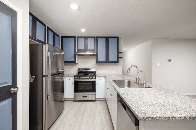 Building Photo - Spacious 4-Bedroom Gem in Schertz