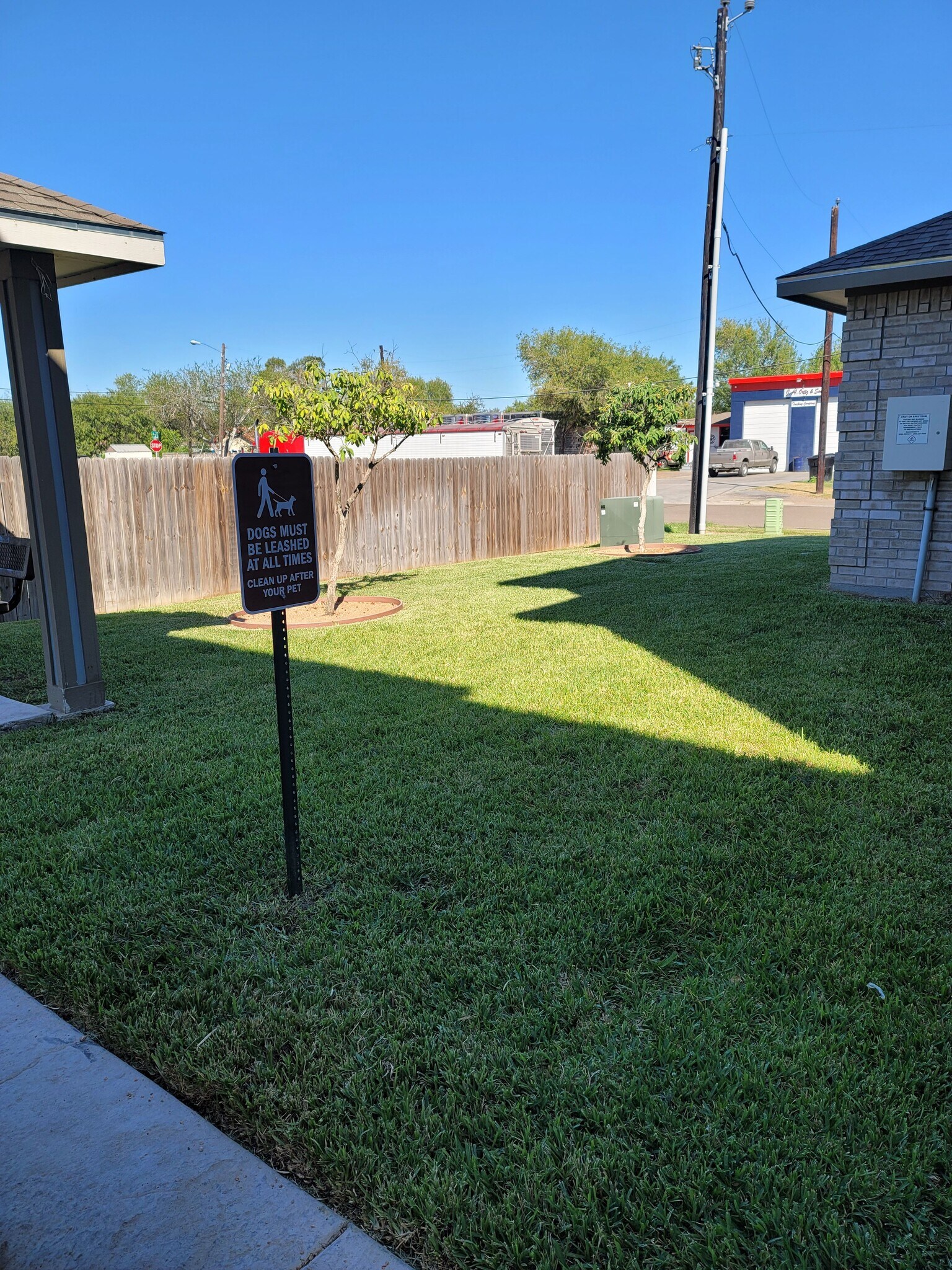 Building Photo - 1005 W Garfield St