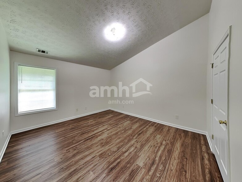 Building Photo - 659 Shadow Lake Dr
