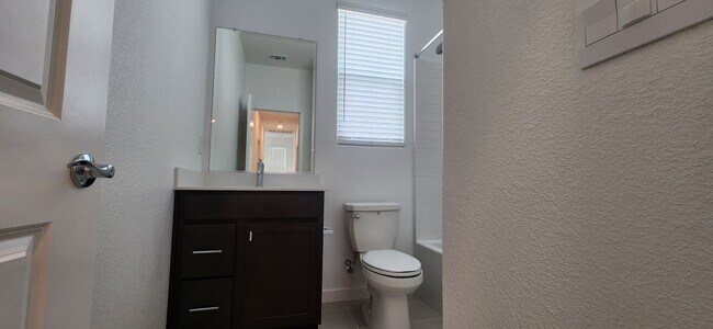 Building Photo - Beautiful Brand New 3 Bedroom Home in Elk Grove