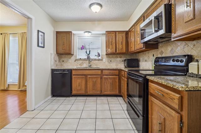 Building Photo - 2622 Briar Hill Dr
