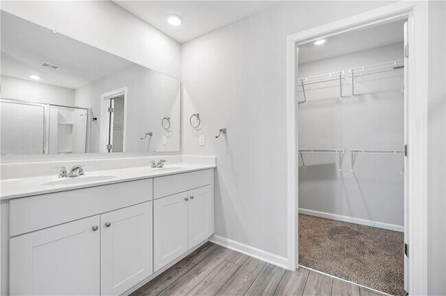 Building Photo - 4646 Waxwing St