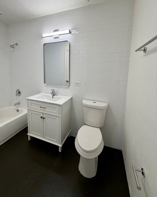 Building Photo - 1112 Lawrence St