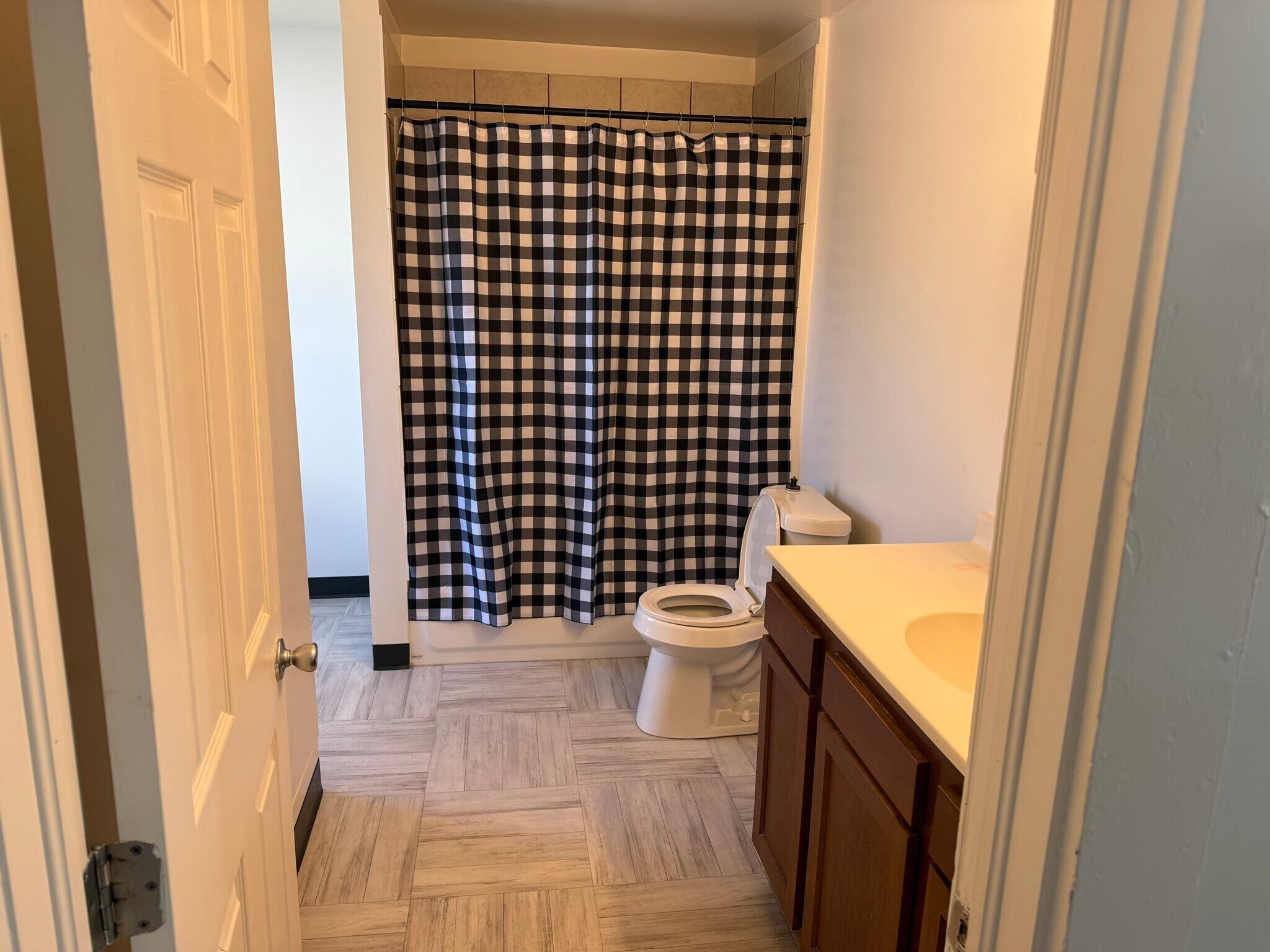 Building Photo - 100 Brook St