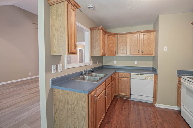 Building Photo - 2945 Core Dr