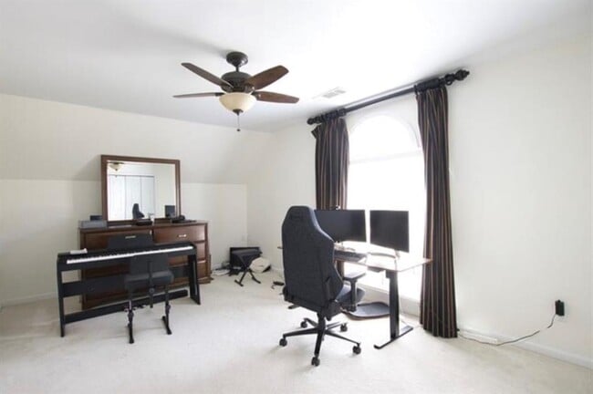 Building Photo - 2465 Devon Leigh Walk NW