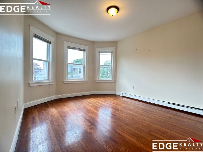 Building Photo - 21 Claymoss Rd