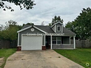 Building Photo - Cute 3/2 House at Veteran's Park