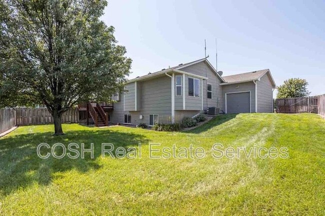 Building Photo - 1420 N Aksarben St