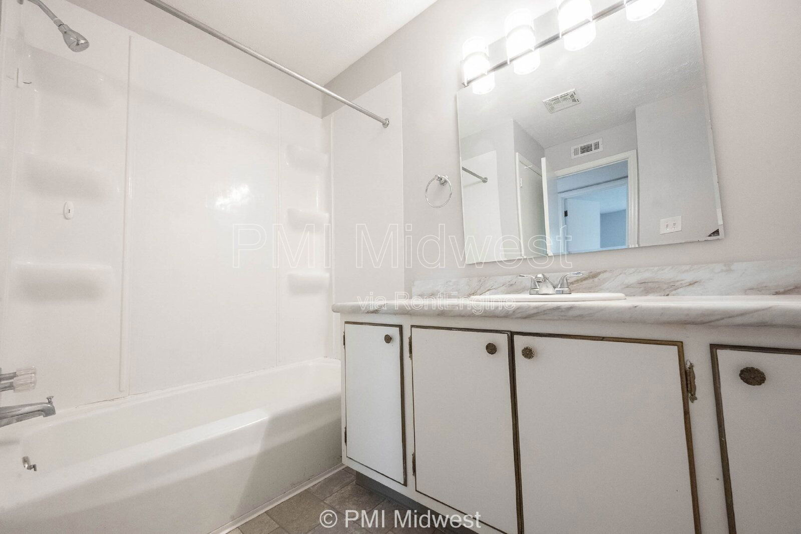 Building Photo - 326 Progress Rd