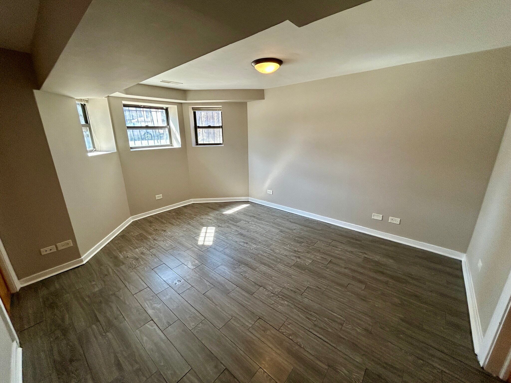 Building Photo - 1140 E Marquette Rd