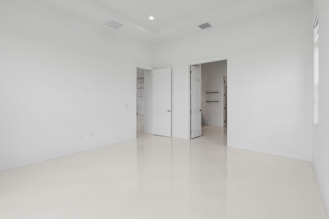 Building Photo - 9019 SW Terzi Wy