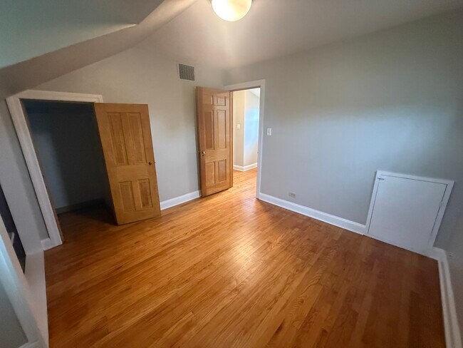 Building Photo - 9510 Campbell Ave
