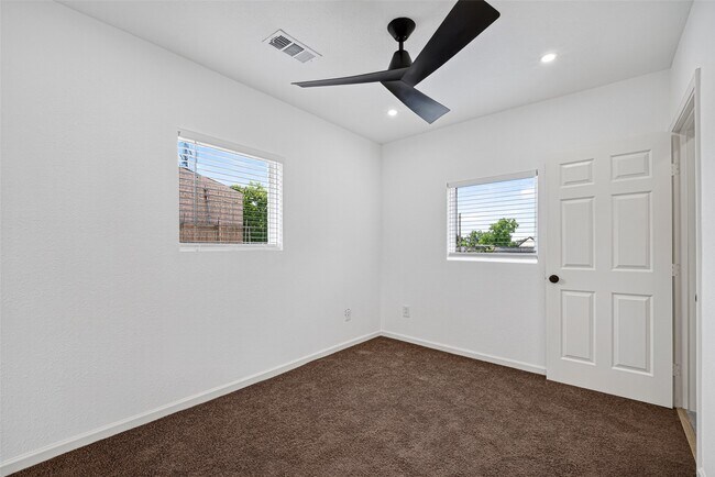 Building Photo - 3701 Hutchins St