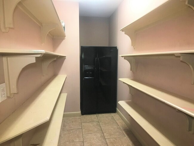 Building Photo - 4Bed/3.5Bath WITH A POOL Now available in Mcallen TX (Taylor and 495)