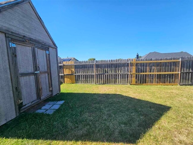 Building Photo - 418 Northeast Mountain Meadow Drive