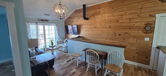 Building Photo - 33 Oceanside Dr