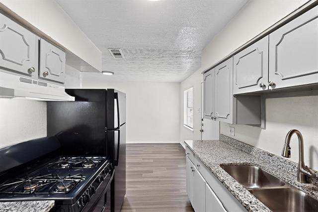 Building Photo - 6321 Silvery Moon Dr